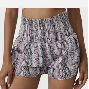 Free People Movement Women's Shorts‎ Size S Anaconda Venom Color